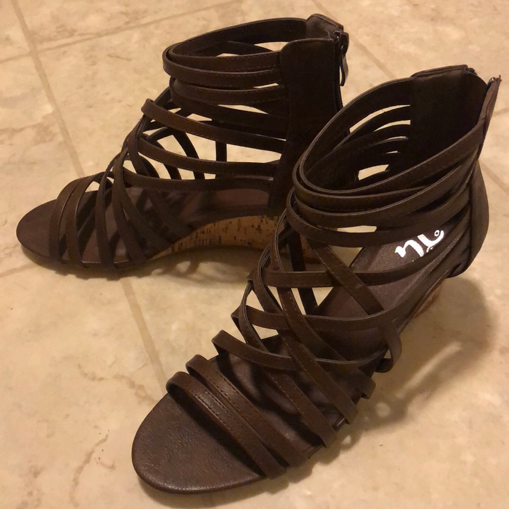 NIB Journee Collection Twyla Women's Wedge Sandals